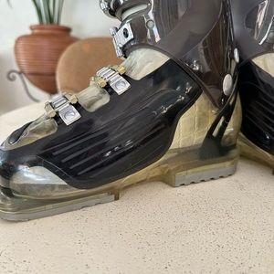 Salomon Women’s Ski Boots. Gently used.